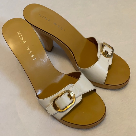 Nine West Sweda Wooden Heel